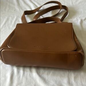 Classic Brown Messenger Bag with Structured Design